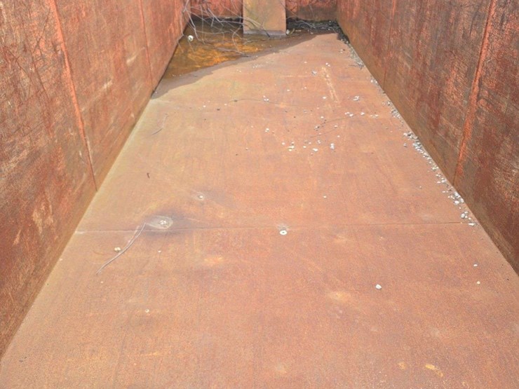 40-yard-roll-off-dumpster,-7ft-tall,-22ft-long,-with-end-opening-door,-hd-steel-floor,-made-out-of-t6-high-strength-steel-image-4