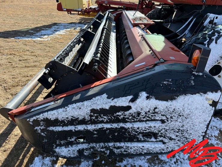 hesston-8450-image-15