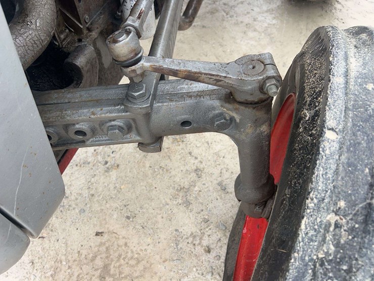 massey-ferguson-135-image-15