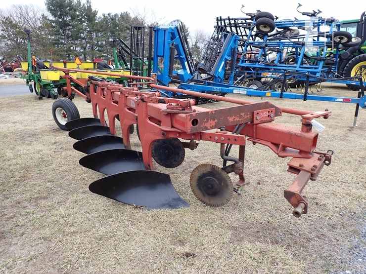 international-720-image-1