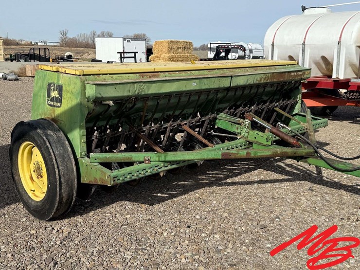 john-deere-8300-image-1