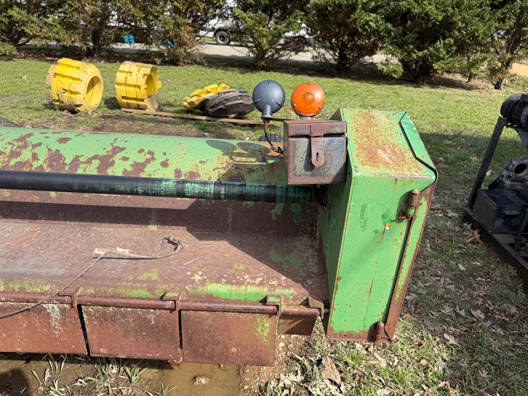 john-deere-220-image-23