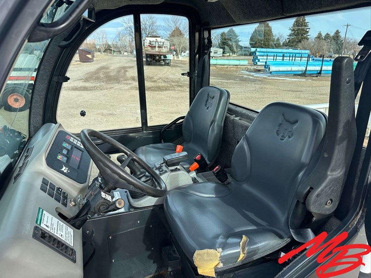 2007-bobcat-toolcat-5600-image-26