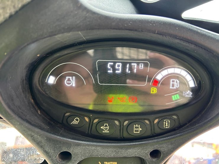 2023-bobcat-t770-image-29