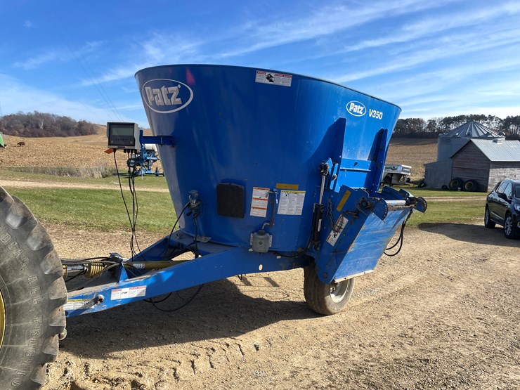 #6014-•-patz-v350-mixer-wagon-image-1