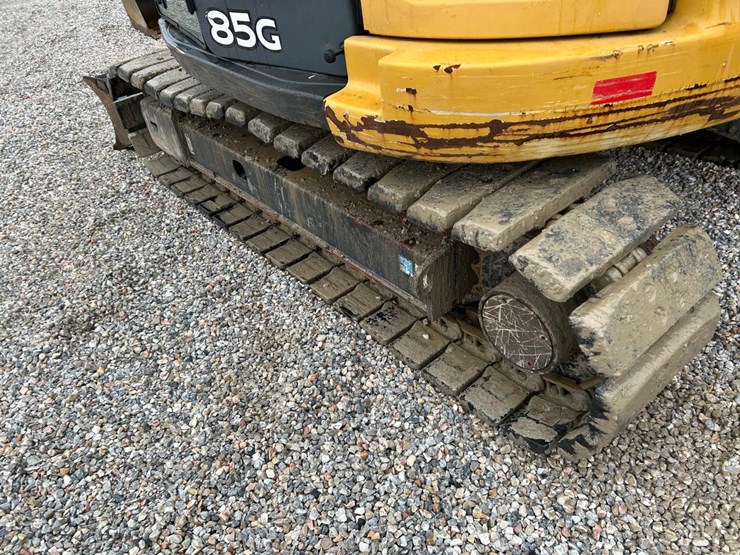 2019-deere-85g-image-18