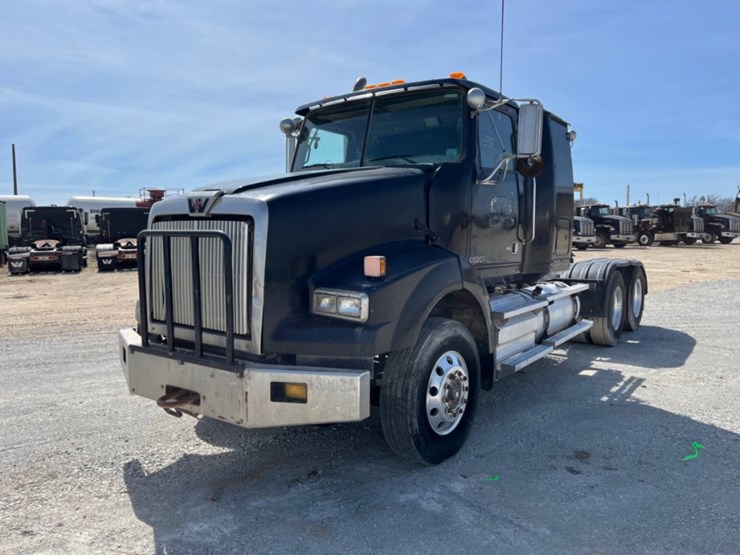 2011-western-star-4900sa-image-1