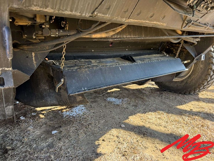 hesston-8450-image-18