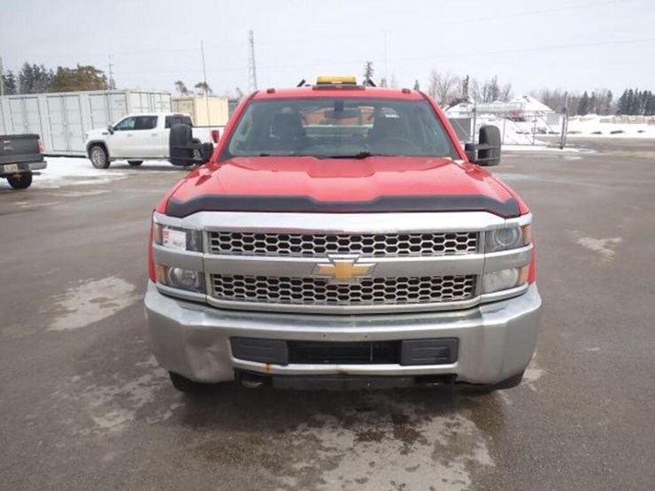 2019-chevrolet-silverado-3500hd-image-2