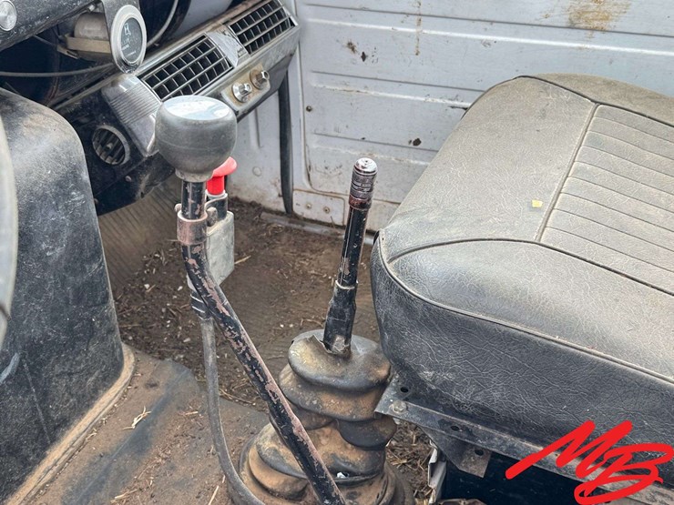 1977-international-1750-image-11