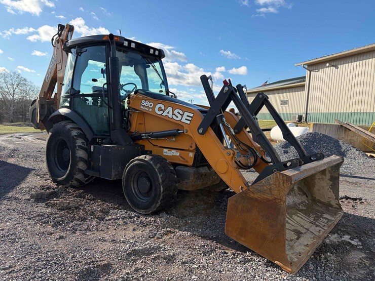 2019-case-580sn-image-3
