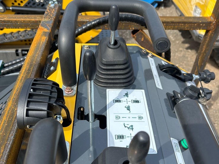 2025-sdlanch-sdll60-mini-crawler-skid-steer-image-10