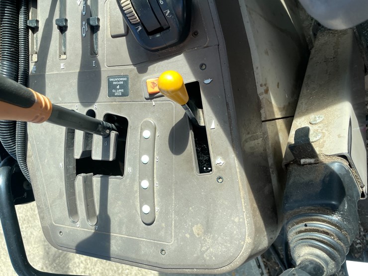 john-deere-7330-image-30