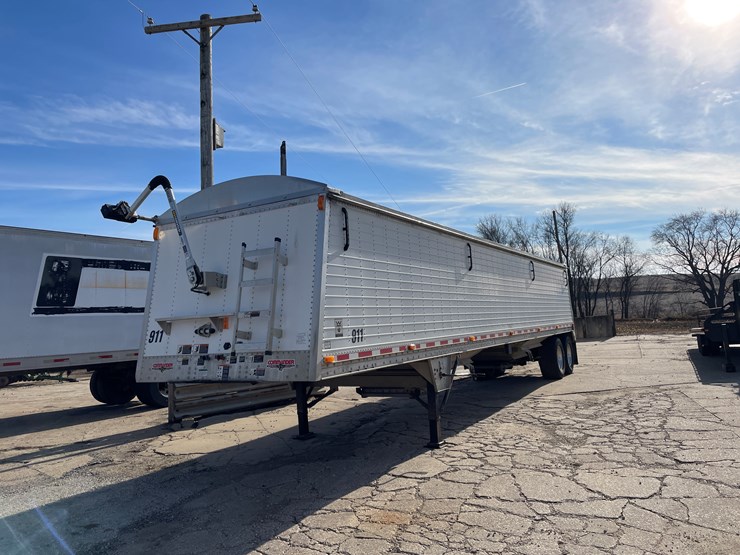 2011-wilson-hopper-bottom-image-1