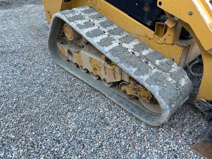 2021-caterpillar-289d3-image-12