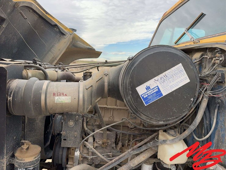 1985-international-s2500-image-40