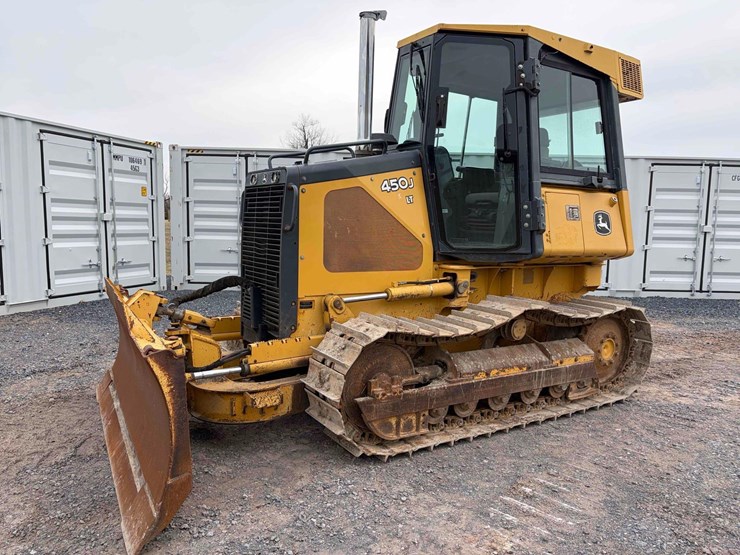 2005-deere-450j-lt-image-1