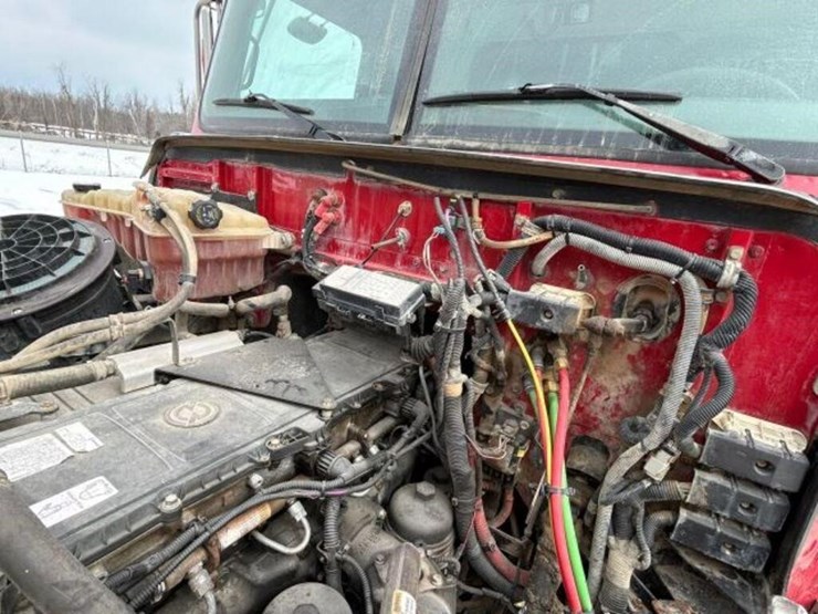 2017-western-star-4700-image-34