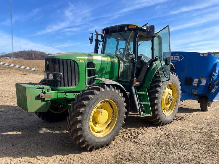 john-deere-7330-image-1