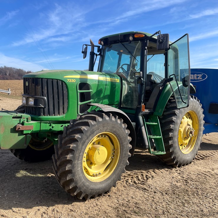 JOHN DEERE 7330
