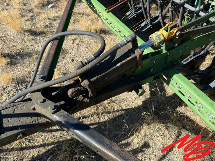 john-deere-8300-image-10