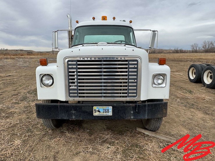1977-international-1750-image-2