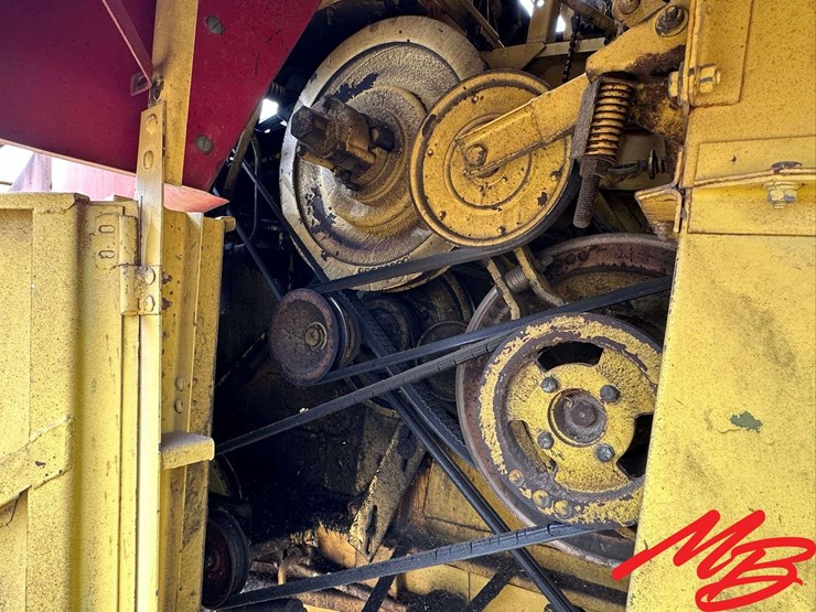 new-holland-70-image-18