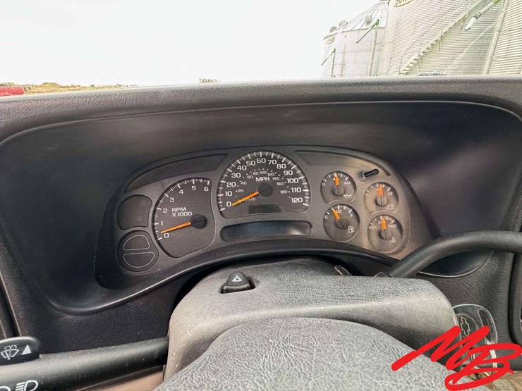 2003-chevrolet-silverado-2500-image-11