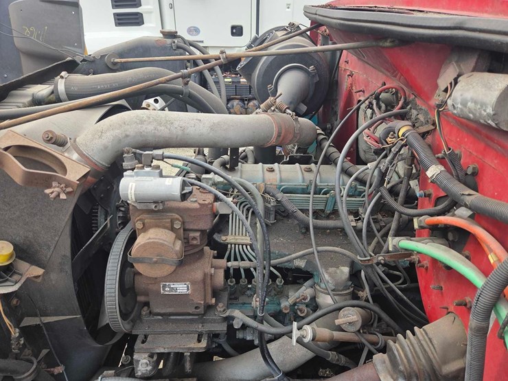 international-4700-image-10