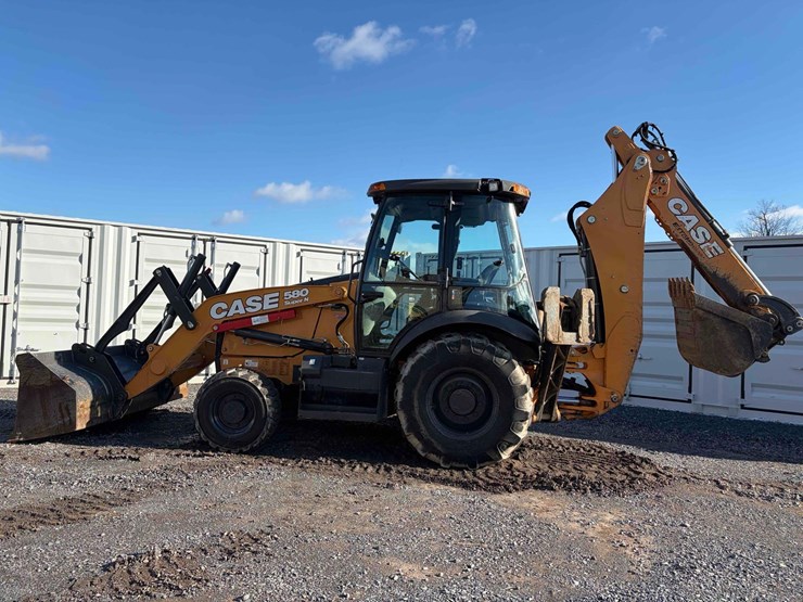 2019-case-580sn-image-5