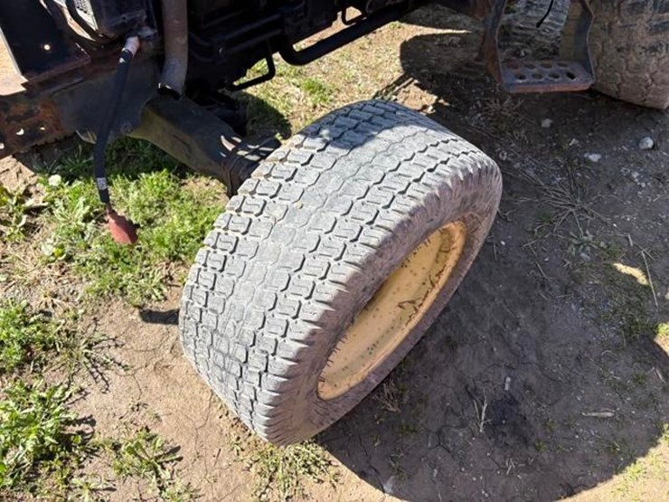 john-deere-4700-image-7