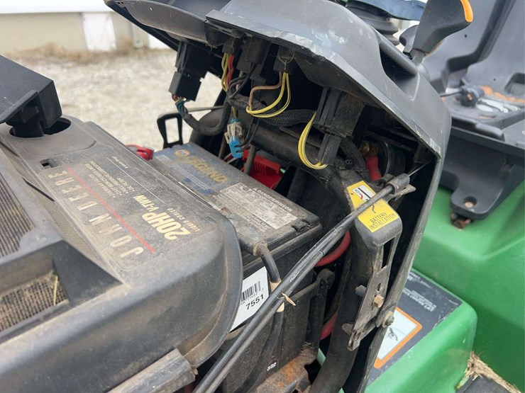 john-deere-345-image-32