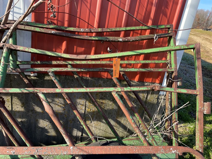 #6047-•-(3)-feeding-gates-image-6