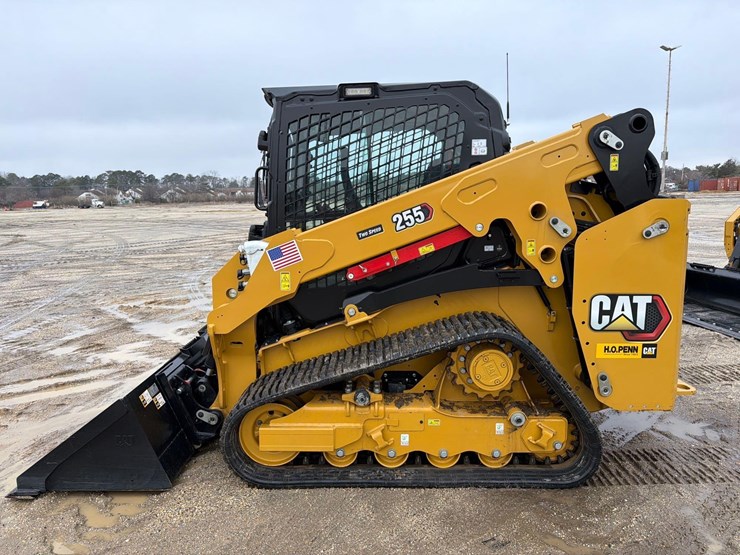 2025-caterpillar-255-image-1