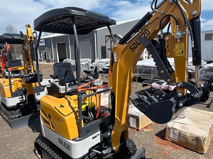2025-sdlanch-sdle20-mini-excavator-image-2
