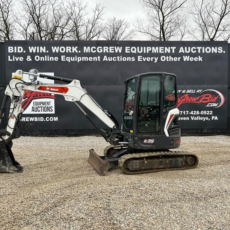 2022 BOBCAT E35