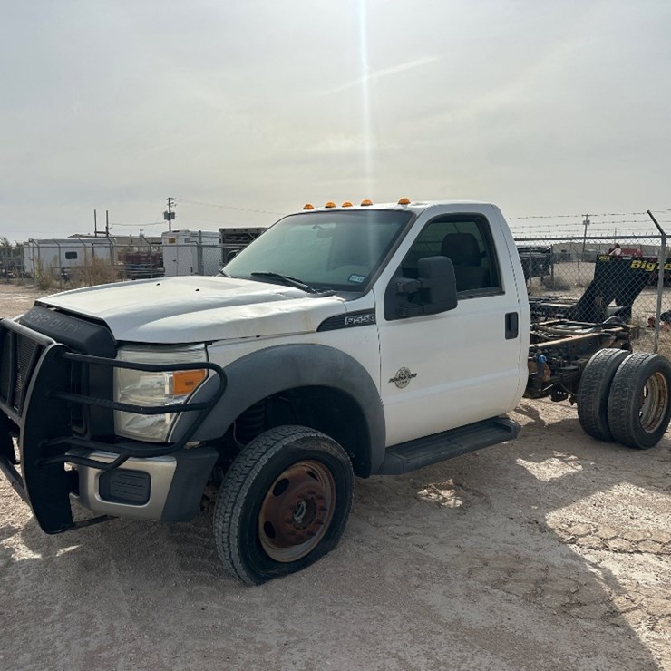 2011 FORD F550