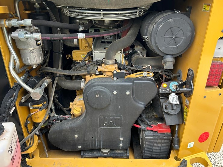 2023-caterpillar-299d3-image-15