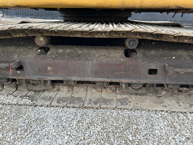 caterpillar-320e-image-18