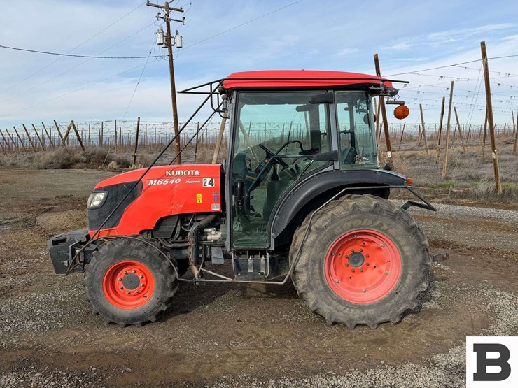 2016-kubota-m8540hd-image-3
