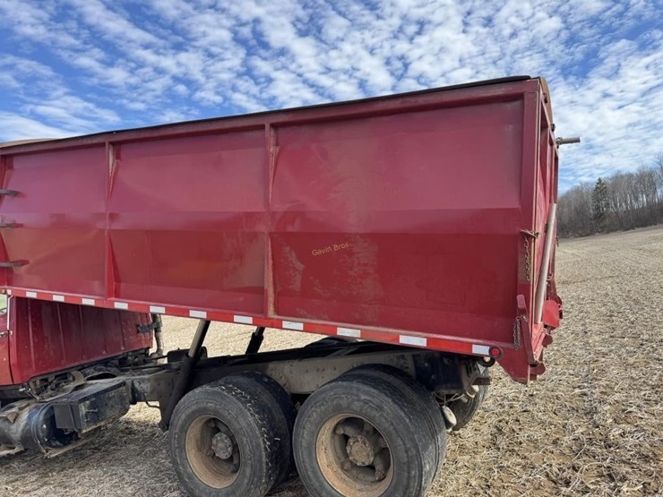 1980-ford-8000-image-14