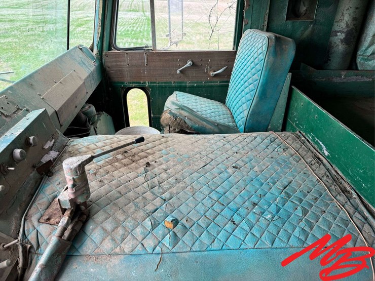 peterbilt-362-image-38