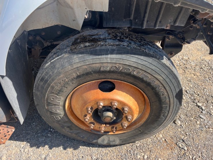 2011-international-workstar-7300-image-12