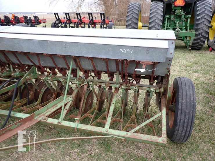 john-deere-b-image-3