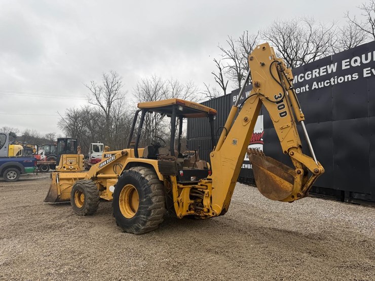 john-deere-310d-image-2