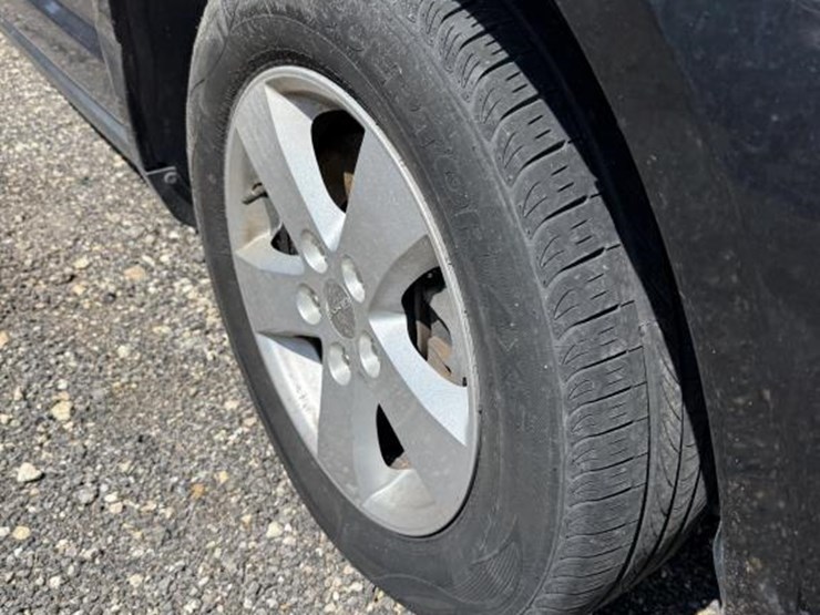 2012-dodge-journey-sxt-image-4