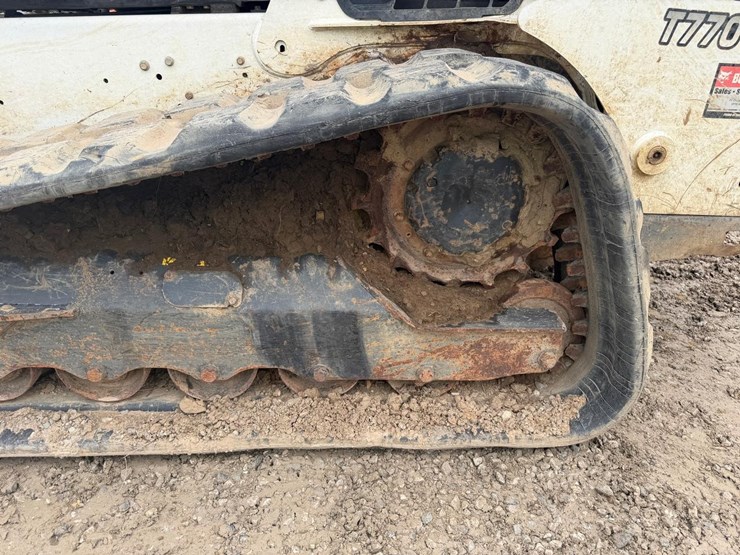 2019-bobcat-t770-image-17