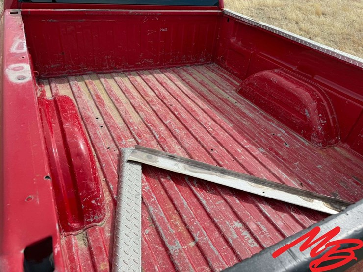 2004-chevrolet-silverado-2500-image-19