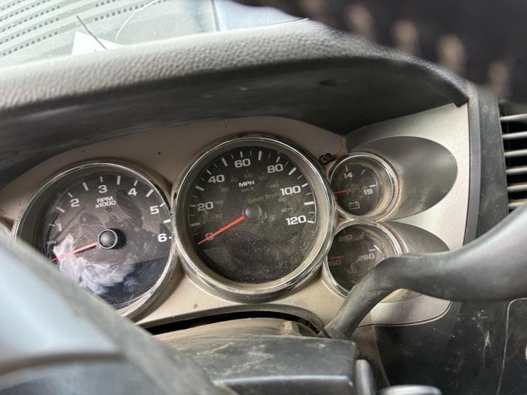 2009-chevrolet-3500-image-21