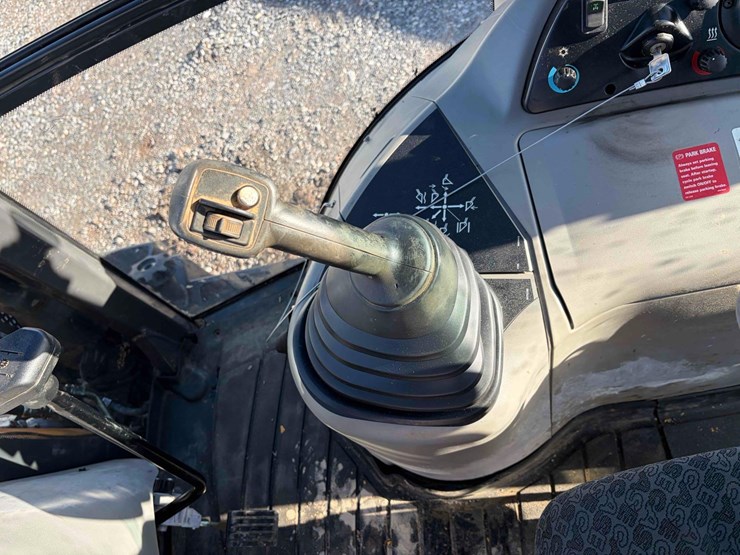 2019-case-580sn-image-18